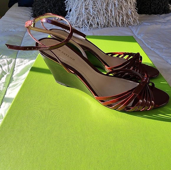 Ann Taylor Wedge Sandals - Picture 8 of 12
